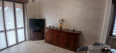 Credenza  e angolo TV
