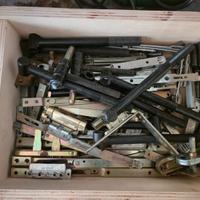 ACCESSORI PER PORTE E FINESTRE