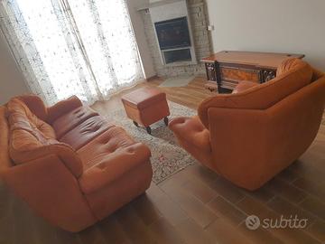 Divano, poltrona e pouf anni 70 in pelle Nabuk