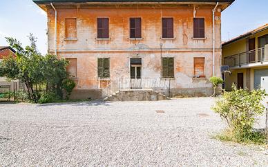 Villa a Fara Gera d'Adda Via Andrea Ponti 8 locali