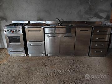 cucina in acciaio