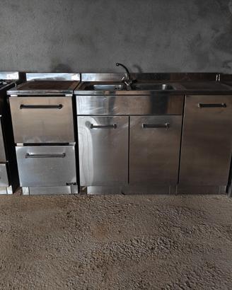 cucina in acciaio