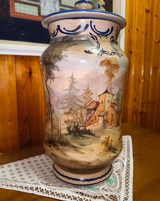 Grande vaso in ceramica di Deruta con coperchio