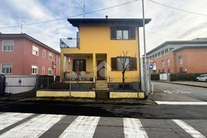 VILLA SINGOLA A TRECATE