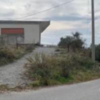 Terreno con prefabbricato