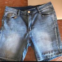 Pantaloni corti di jeans