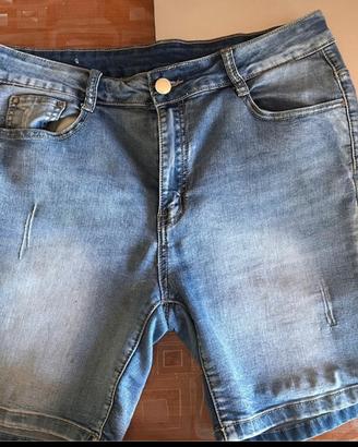 Pantaloni corti di jeans