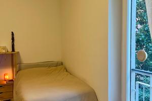 Ampia stanza con due posti letto, centro storico