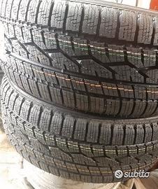 2 pneumatici nuovi invernali 235 45 20 toyo