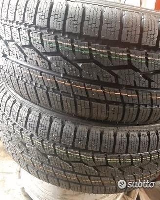 2 pneumatici nuovi invernali 235 45 20 toyo