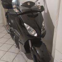 Yamaha xMax 250