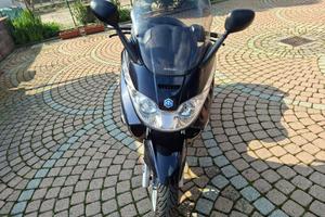 Piaggio X8 400