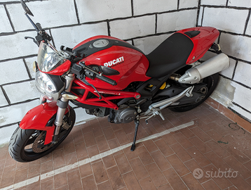 Ducati Monster 696