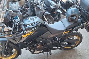SUZUKI VSTROM 1050 XT km 20000 inGARANZIA SUZUKI