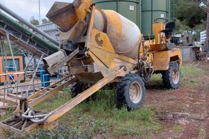 Betoniera autocaricante Comet Opera