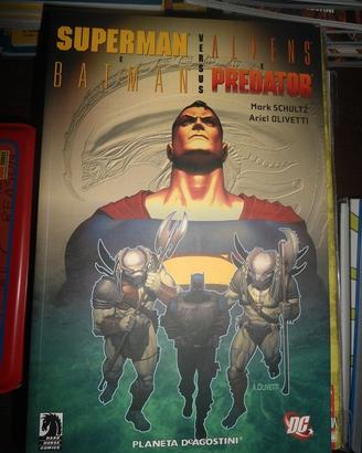 VOLUME SUPERMAN/BATMAN VS ALIENS/PREDATOR