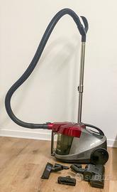 Aspirapolvere a traino ad acqua toglie allergie