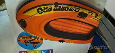 canotto e materassino coccodrillo