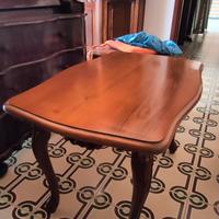 Tavolino in legno da salotto