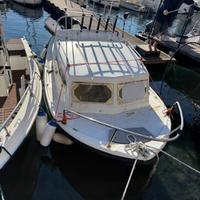 Barca doppio motore cabinata da pescatore