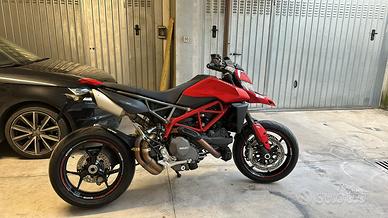 Hypermotard 950