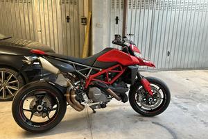 Hypermotard 950