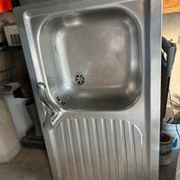 Lavello con miscelatore