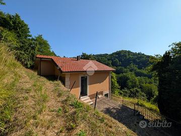 CASA INDIPENDENTE A VARESE LIGURE