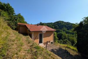 CASA INDIPENDENTE A VARESE LIGURE