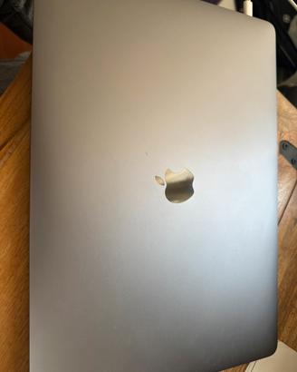 MacBook Pro 15 2017 16GB RAM 256GB SSD