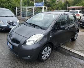 Toyota Yaris 1.0 5 porte Luxury pack
