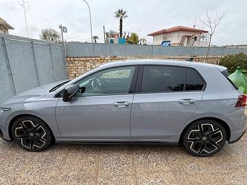 Volkswagen Golf 8 R-Line Plus 2.0- 2025