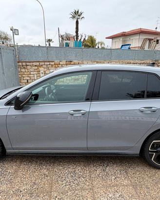 Volkswagen Golf 8 R-Line Plus 2.0- 2025