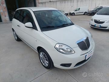 Lancia Ypsilon 1.2 Argento PARI AL NUOVO