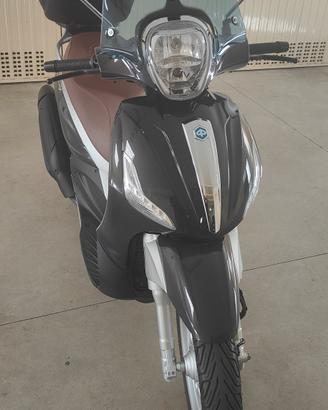 Piaggio Beverly 350