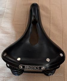 Brooks Flyer Carved: sella originale inglese cuoio