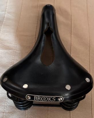 Brooks Flyer Carved: sella originale inglese cuoio