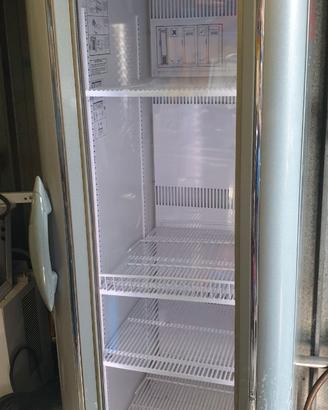 Vetrina frigo bar Coca cola