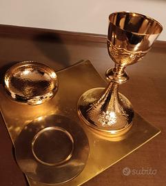 set accessori liturgia con calice in ottone dorato