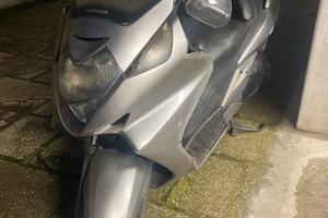 Honda silver wing 400