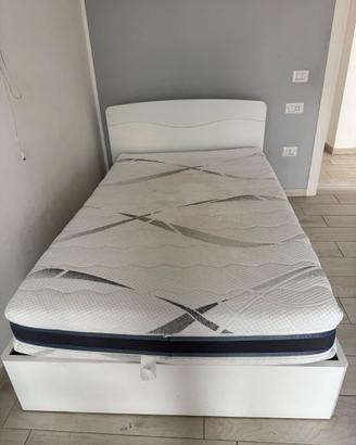Letto contenitore una piazza e mezzo e materasso