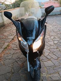 Honda S-Wing 150 ABS, iniezione, pronto all'uso!