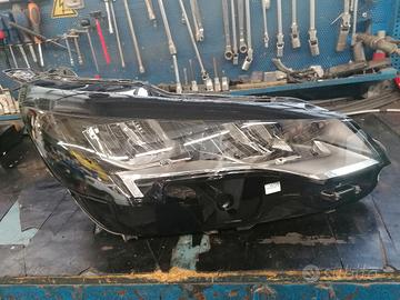 FARÒ ANTERIORE DX PEUGEOT 5008 DEL 2024