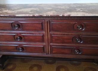 Comò cassettiera in legno con piano in marmo