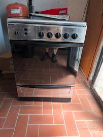 Cucina a gas in acciaio inox