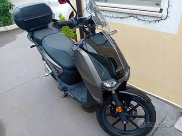 Supe Soco CPX scooter elettrico