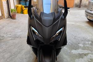 Yamaha t max 560