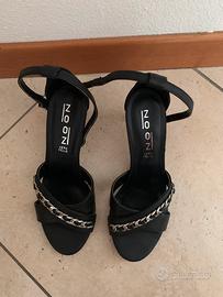 Sandali neri con tacco