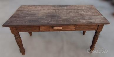 Tavolo antico medio
