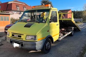 Iveco Daily 49.12 carroattrezzi